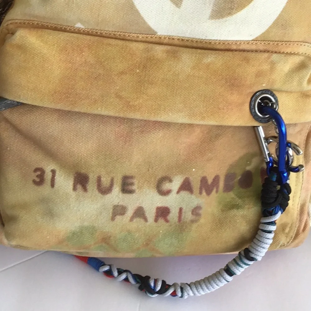 Chanel graffiti backpack bag runway 100% authentic 2014 Runway edition - Picture 12 of 14